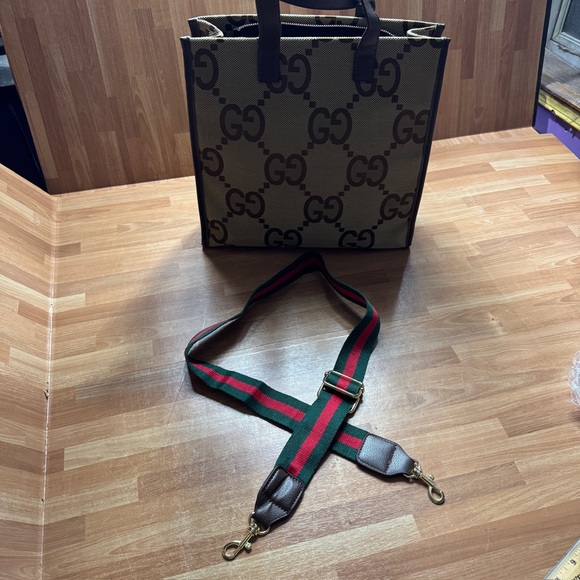 Brown and tan tote bag with optional red and green strap - Picture 2 of 15